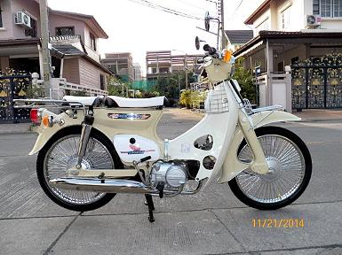 C70 เครื่องดรีม สีครีมขาวตัดขาวมุข เครื่องดรีมระบบ 4 เกียร์+มีท.บ.โอนได้ ราคา 22,000 บาท C70 เครื่องดรีม สีครีมขาวตัดขาวมุข เครื่องดรีมระบบ 4 เกียร์+มีท.บ.โอนได้ ราคา 22,000 บาท