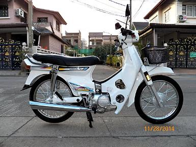 Honda dream100..คุรุสภาสีขาว เครื่องดีนิ่ม+ระบบCDI+มีทะเบียนแท้โอนได้เลย ราคา 15,000 บาท Honda dream100..คุรุสภาสีขาว เครื่องดีนิ่ม+ระบบCDI+มีทะเบียนแท้โอนได้เลย ราคา 15,000 บาท